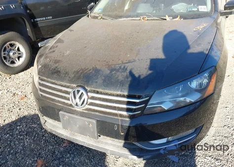 2015 Volkswagen Passat 1.8T Limited Edition z USA, uszkodzony, nr VIN 1VWAT7A3XFC116145